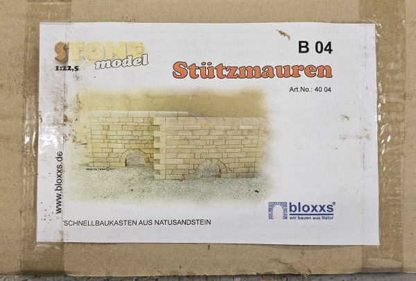 B-04 Segment Mauer mit Durchlaß,fertig geklebt 1:22,5 2