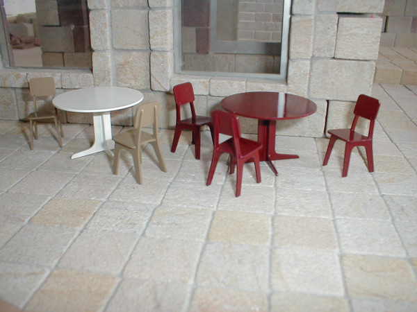 Bausatz Tisch aus Edelstahl 1:22,5 2