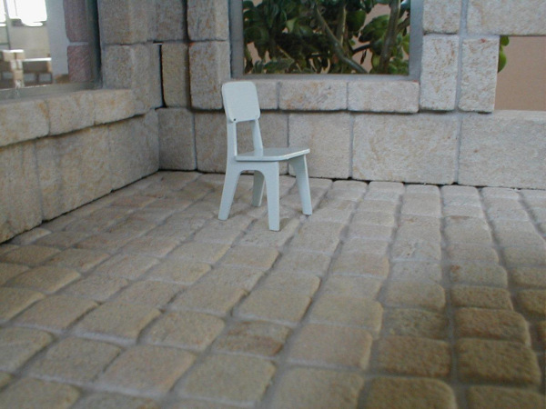 Bausatz Stuhl aus Edelstahl 1:22,5