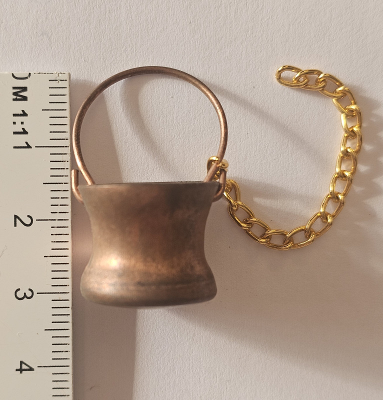 Eimer Kupfer mit Kette 1