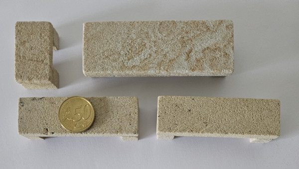 Set Bänke aus Sandstein, fertig geklebt