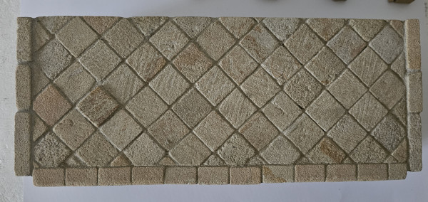 Bahnsteig aus Sandstein, fertig geklebt