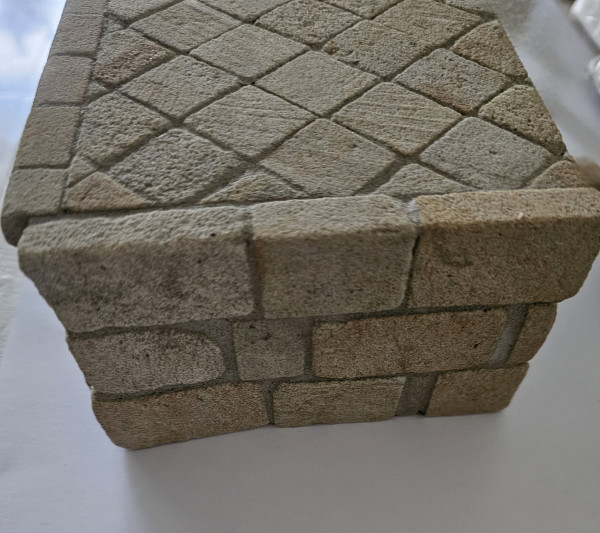 Bahnsteig aus Sandstein, fertig geklebt 2